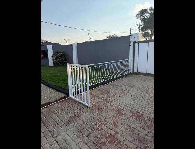 3 BEDROOM HOUSE FOR SALE IN SOUTH HILLS